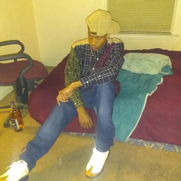 Meet your Posher, Derrick - Picture 1 of 1